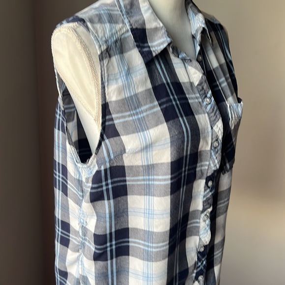 5/$25 My Style Sleeveless Plaid Button Down Shirt - Picture 6 of 9